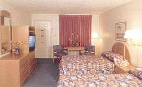 Howard Johnson Main Gate East Room