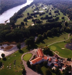 The Shawnee Inn and Golf Resort aerial view